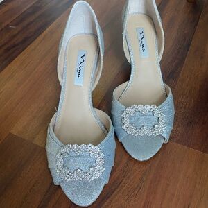 Nina silver dress shoes size 9